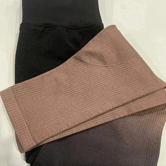 Victoria’s Secret Pink Active leggings Ombré with back inside phone pocket - Picture 10 of 11